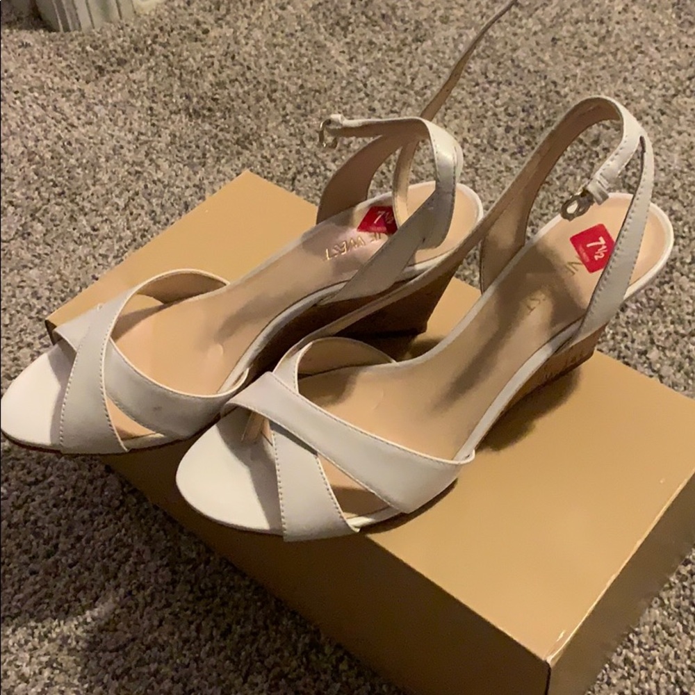 Shoe